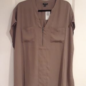 🎉HP! • NWT Torrid Georgette Short-sleeve Zip-front Dolman Deep Taupe Size 2/2X